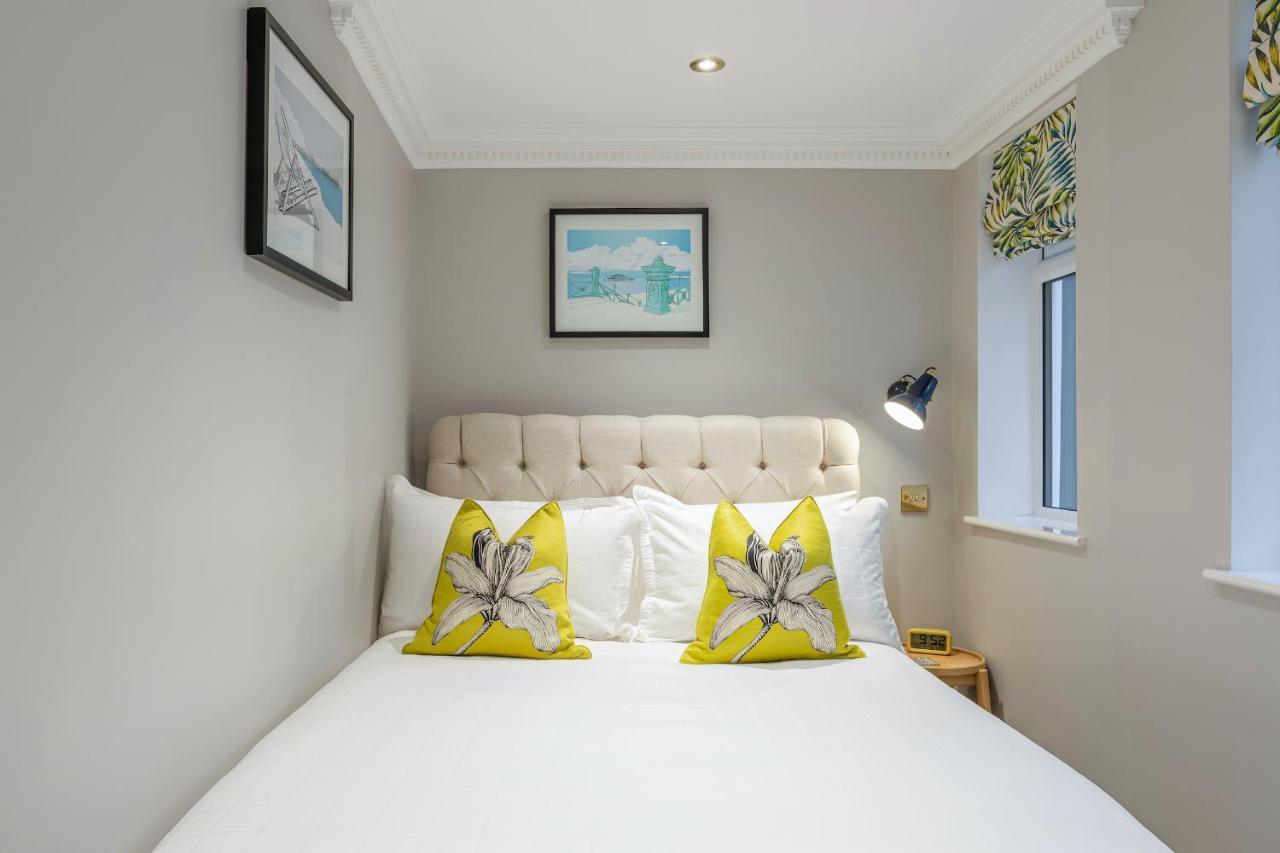Beaches Brighton - Luxury Seafront Accommodation מראה חיצוני תמונה
