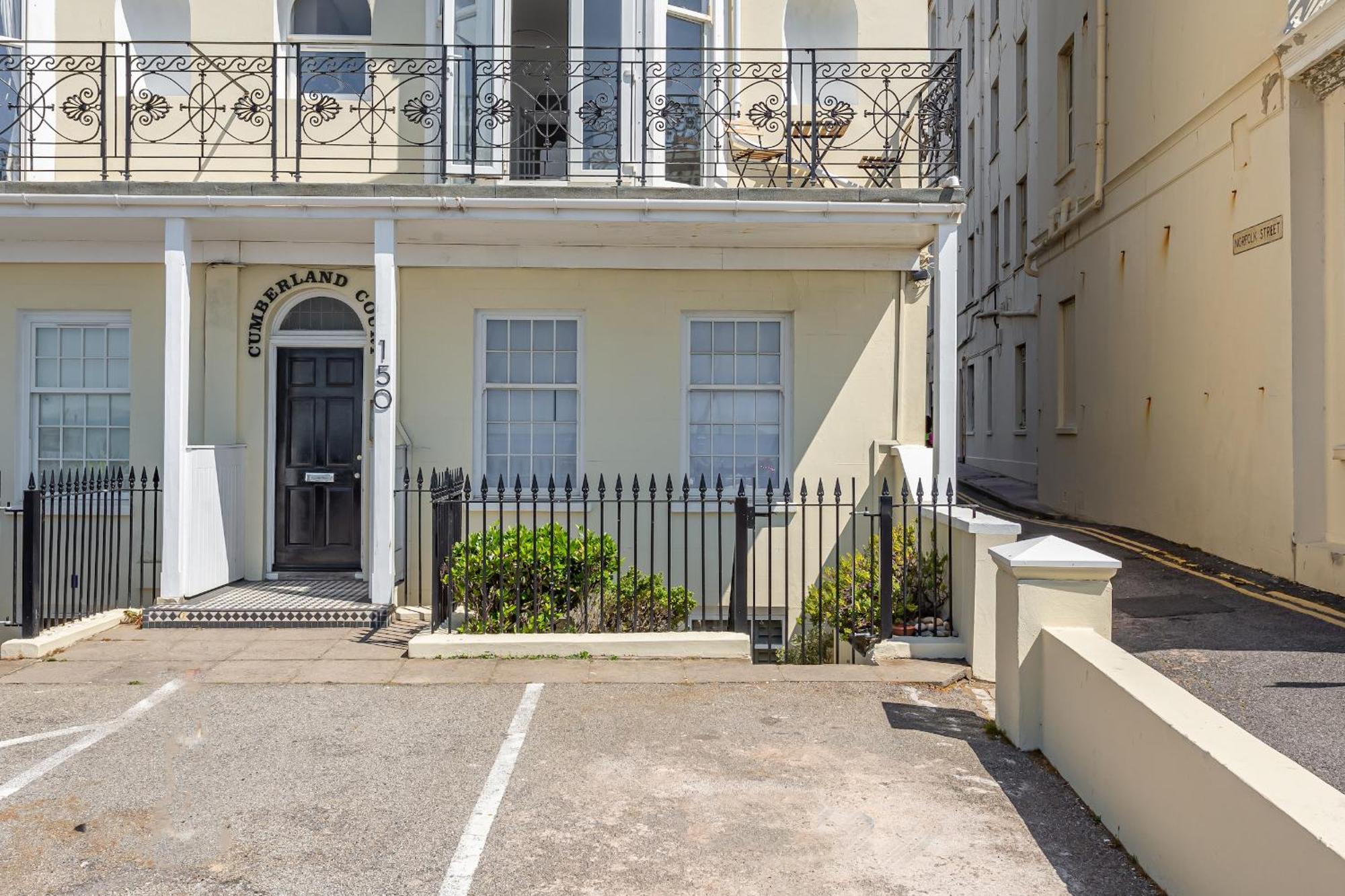 Beaches Brighton - Luxury Seafront Accommodation מראה חיצוני תמונה