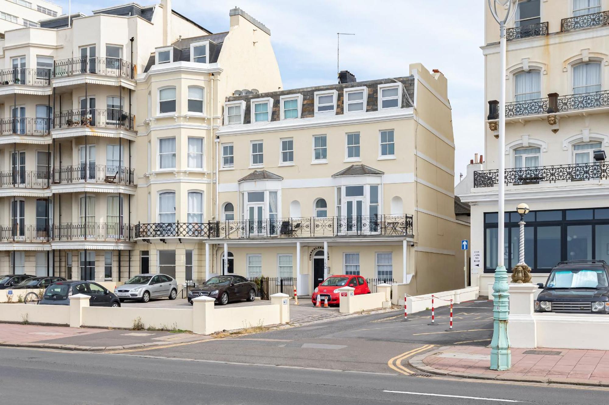 Beaches Brighton - Luxury Seafront Accommodation מראה חיצוני תמונה
